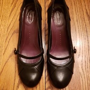 💜 Black Round Toe Pump